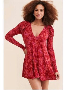 Free People Red Floral Tunic Dress Long Sleeve Ruched Back Keyhole size Small❤️